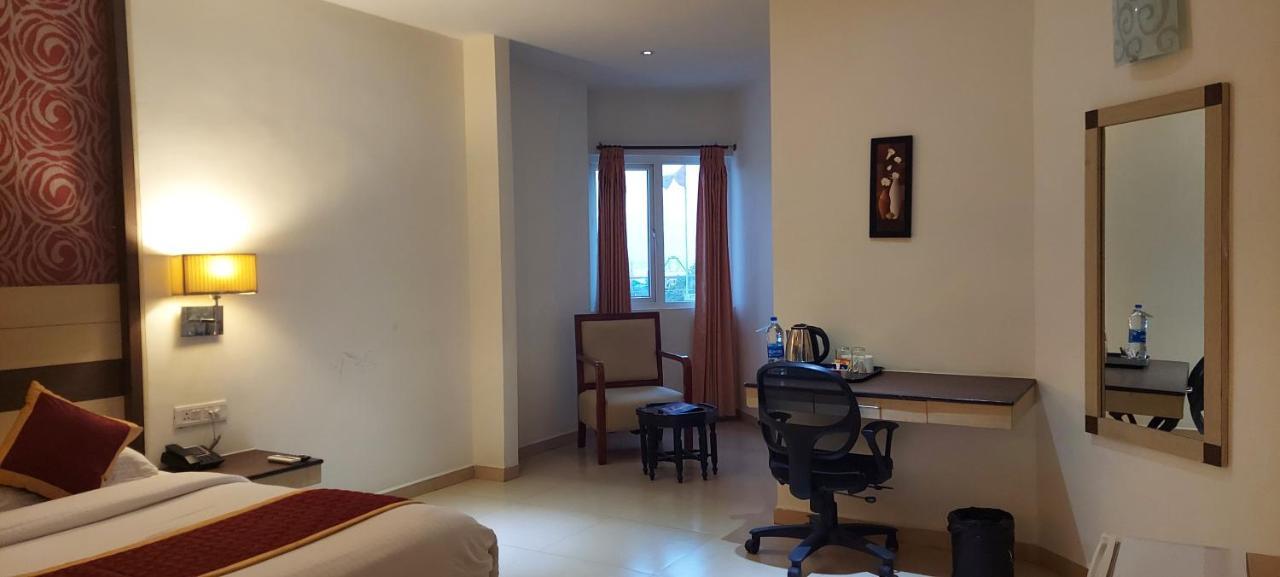 Srm Hotel Тутикорин Экстерьер фото